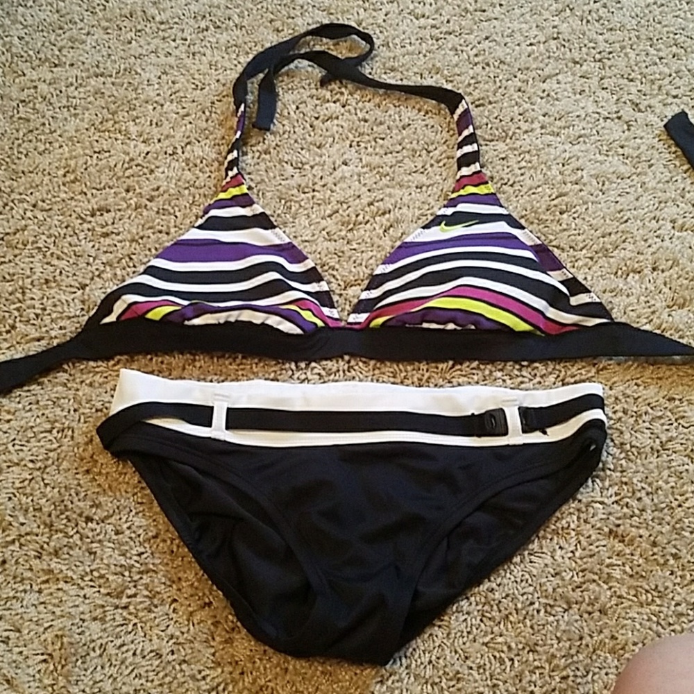 NIKE Reversibleswim top w matching bottom